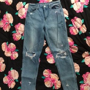 American Eagle mom jean